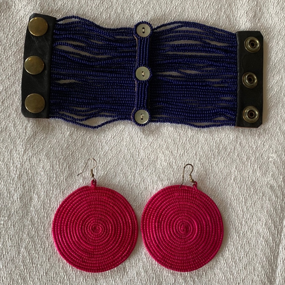 Artisinal Set of Bracelet and Earrings made by hand by a mama in Kenya